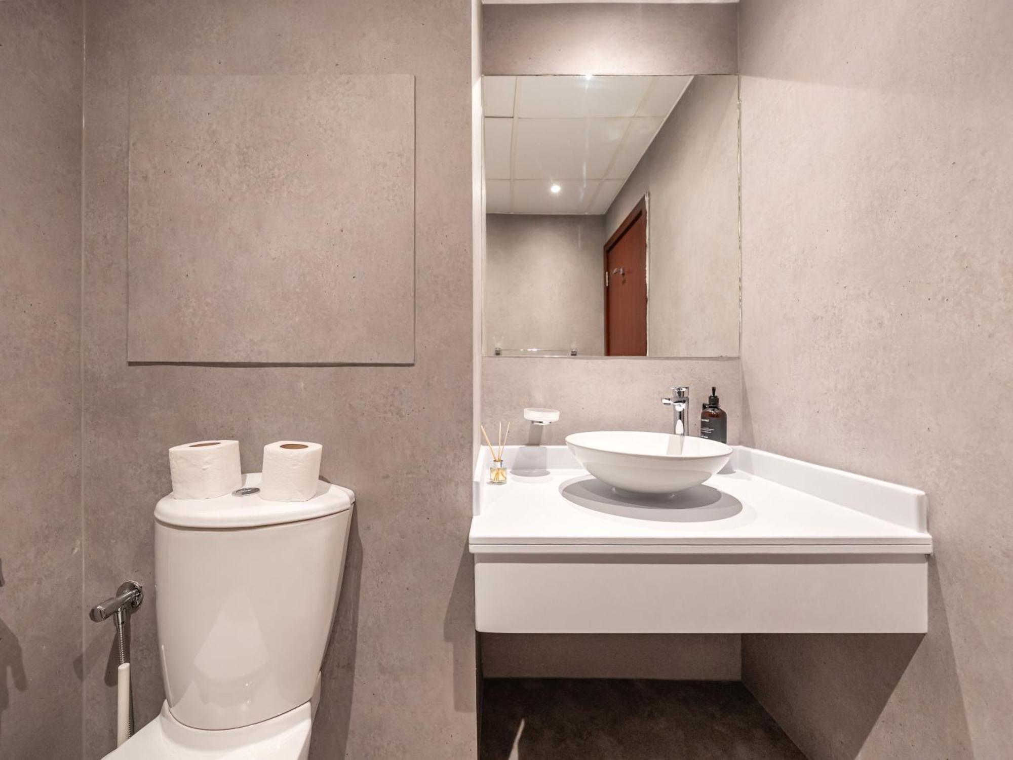 Elegant Eye Retreat
