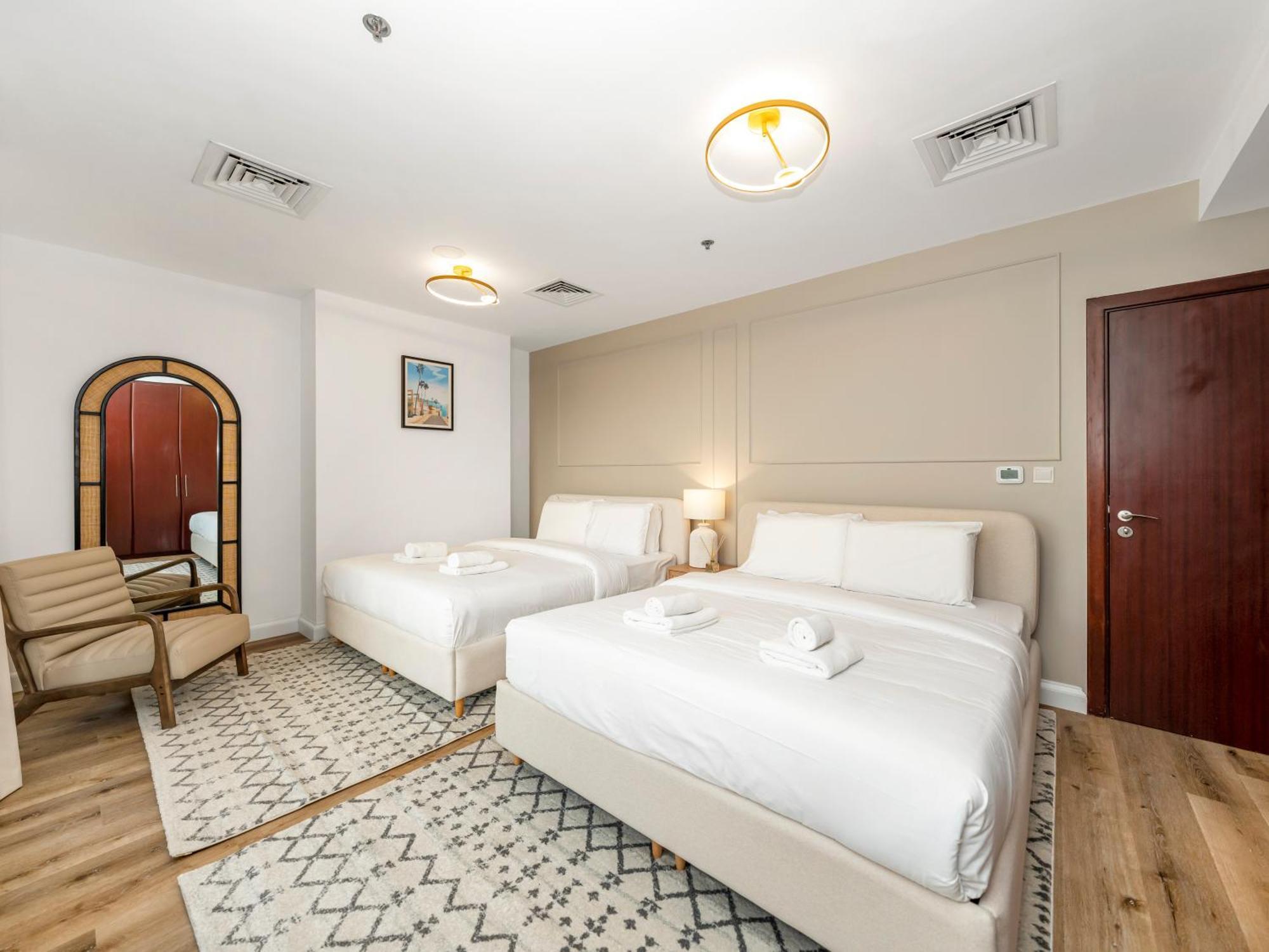 Elegant Eye Retreat *