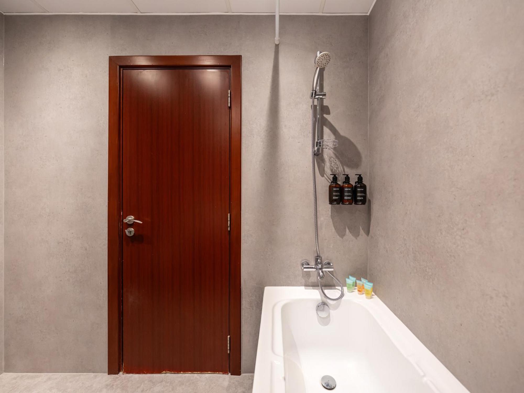 Апартаменти Elegant Eye Retreat *